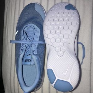 NIKE Fled Running Shoes